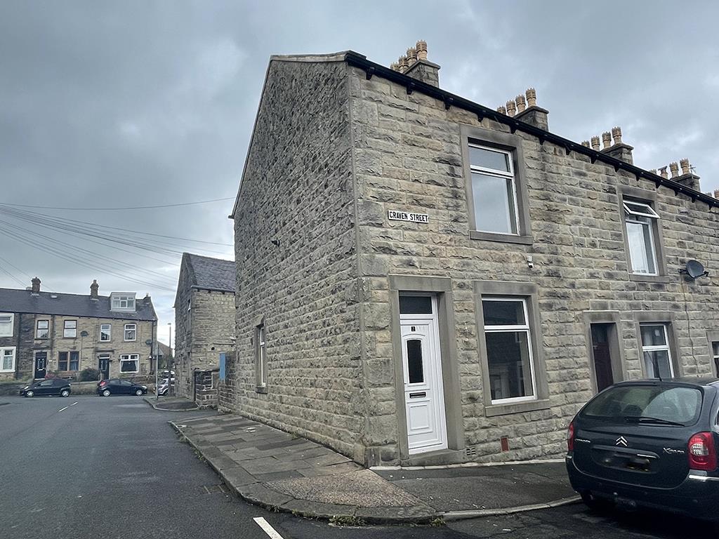 3 bedroom end terrace house For Sale in Barnoldswick - Externally